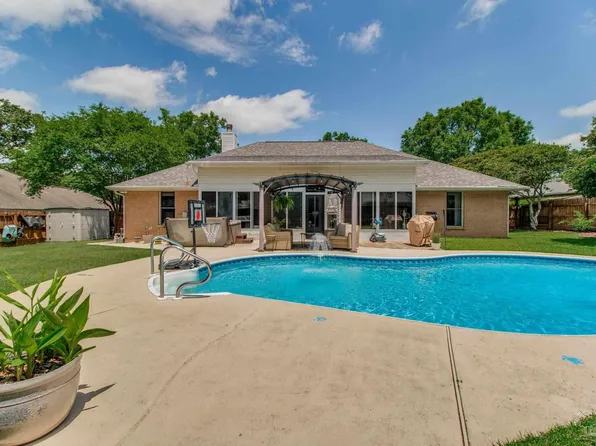 905 Shadow Ridge Dr, Pensacola, FL 32514