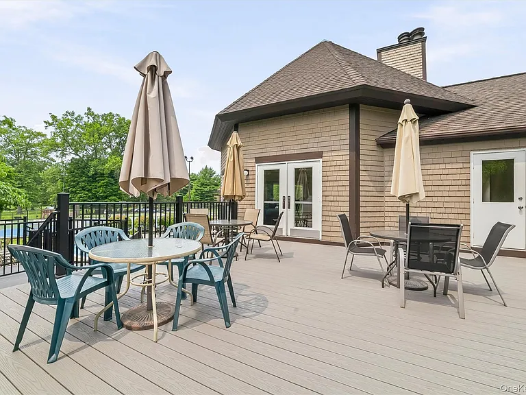 101 Eagle Bay Dr — Photo 27
