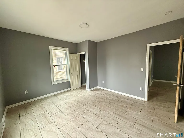 72 Burton St — Photo 10