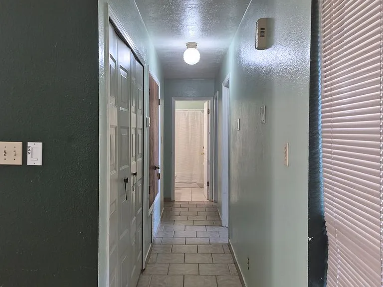 801 Casper Rd SE — Photo 2