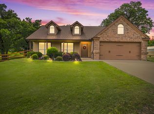 100 Dancer Ct, Springtown, TX 76082