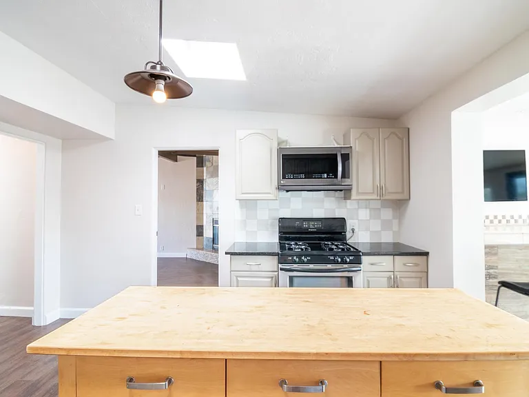 4633 E Devonshire Ave — Photo 6