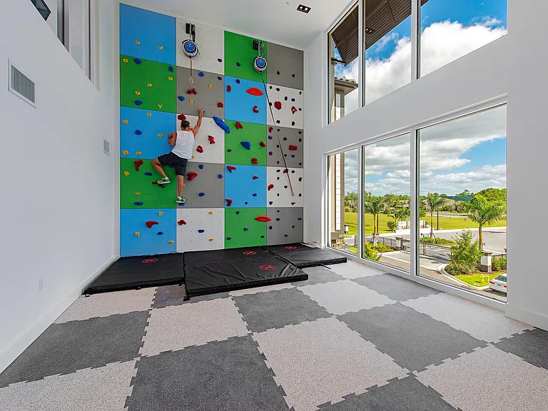 Legacy Naples Apartments — Photo 25