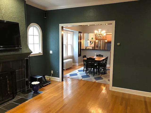 2511 E Stratford Ct — Photo 8