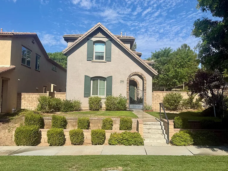 24122 Village Cir — Photo 1