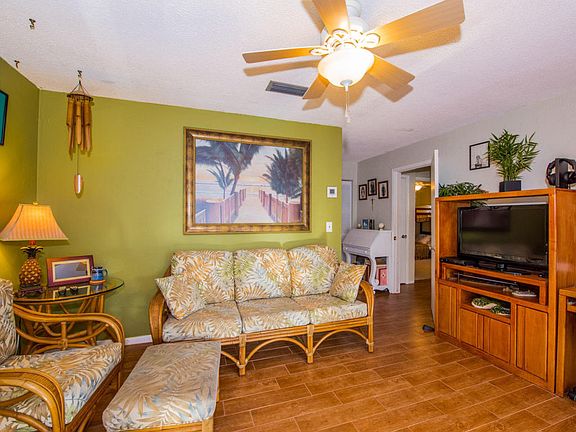 3rd image of 3021 Rollins Ave
