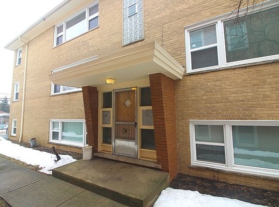 2nd image of 3119 N Narragansett Ave APT 2E