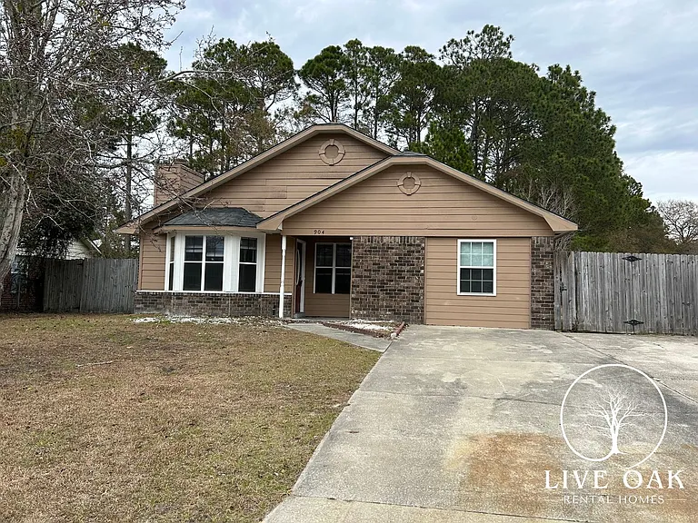 904 Willowbrook Dr — Photo 3