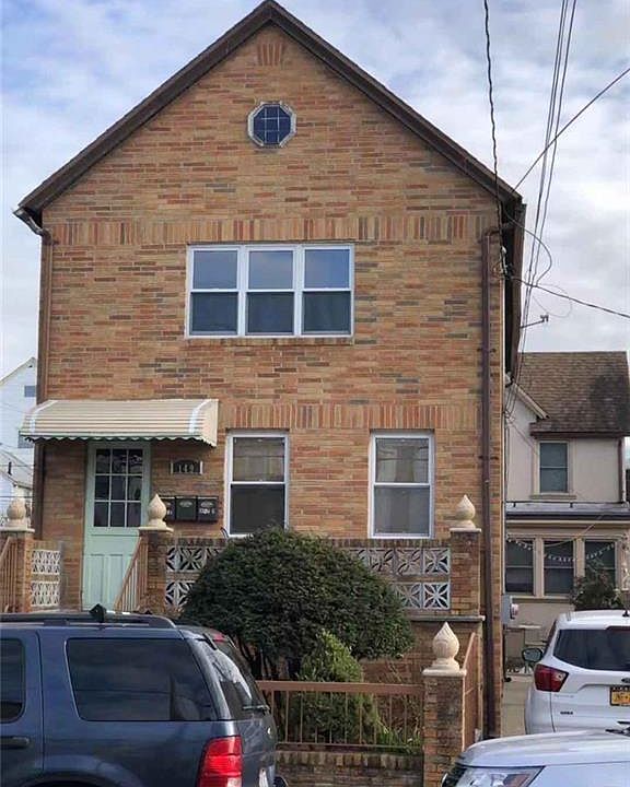 1st image of 149 Bay 14th St