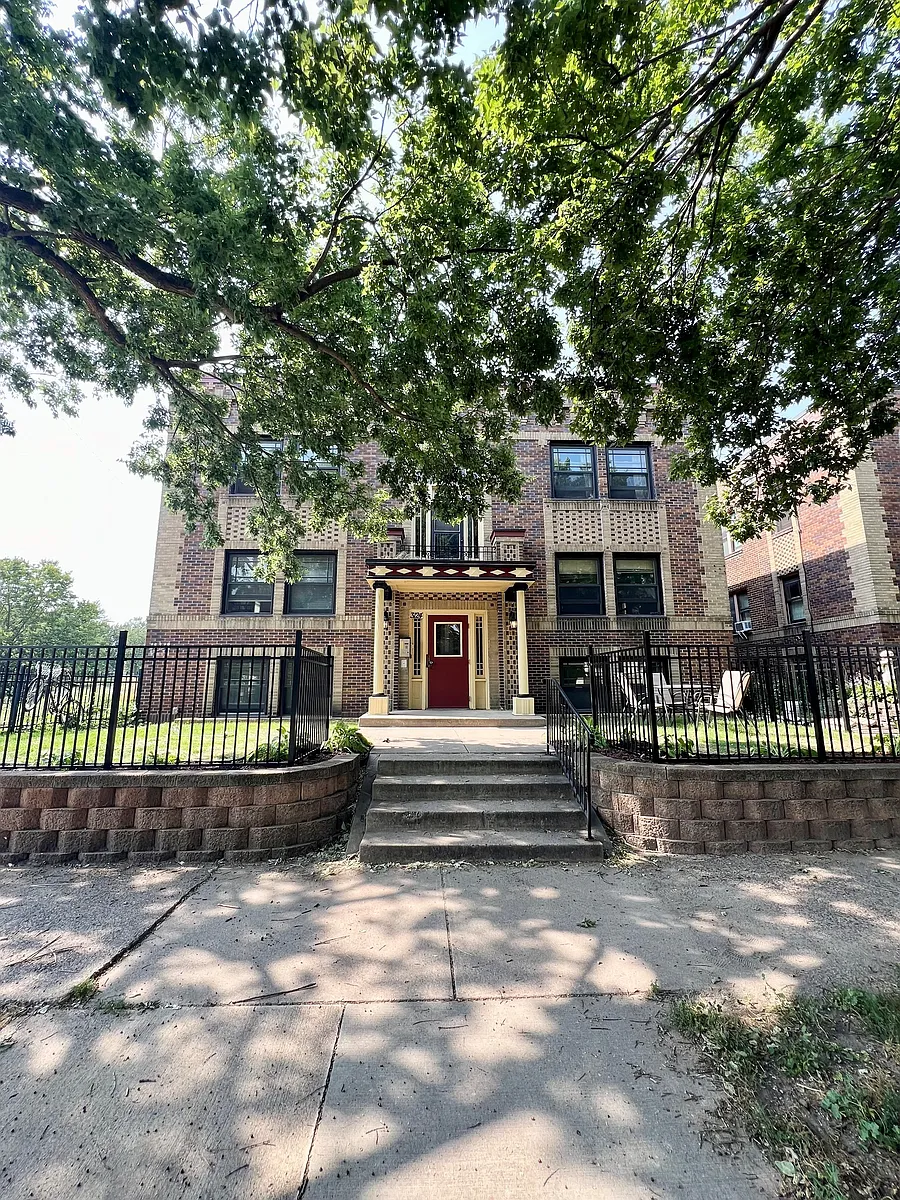 Building Photo - 3124 12th Ave S