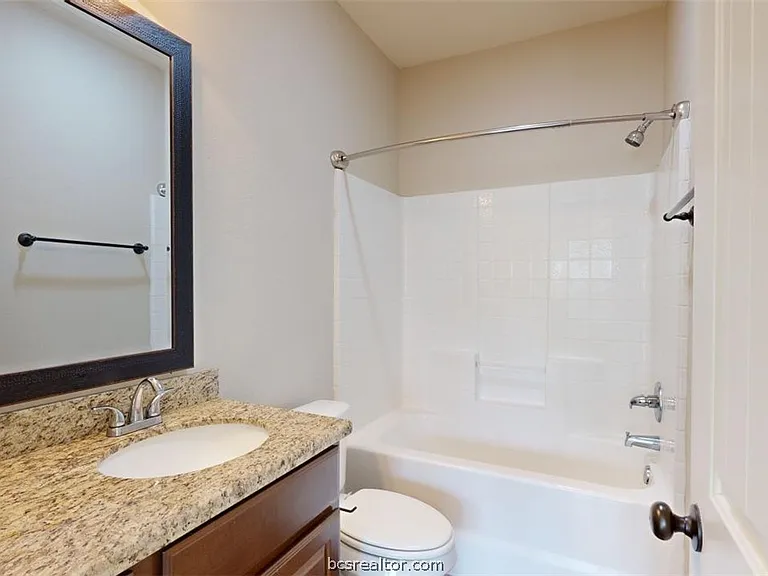303 Ash St #B — Photo 18