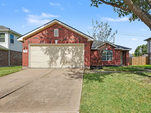 4750 Quiet Canyon Dr, Friendswood, TX 77546
