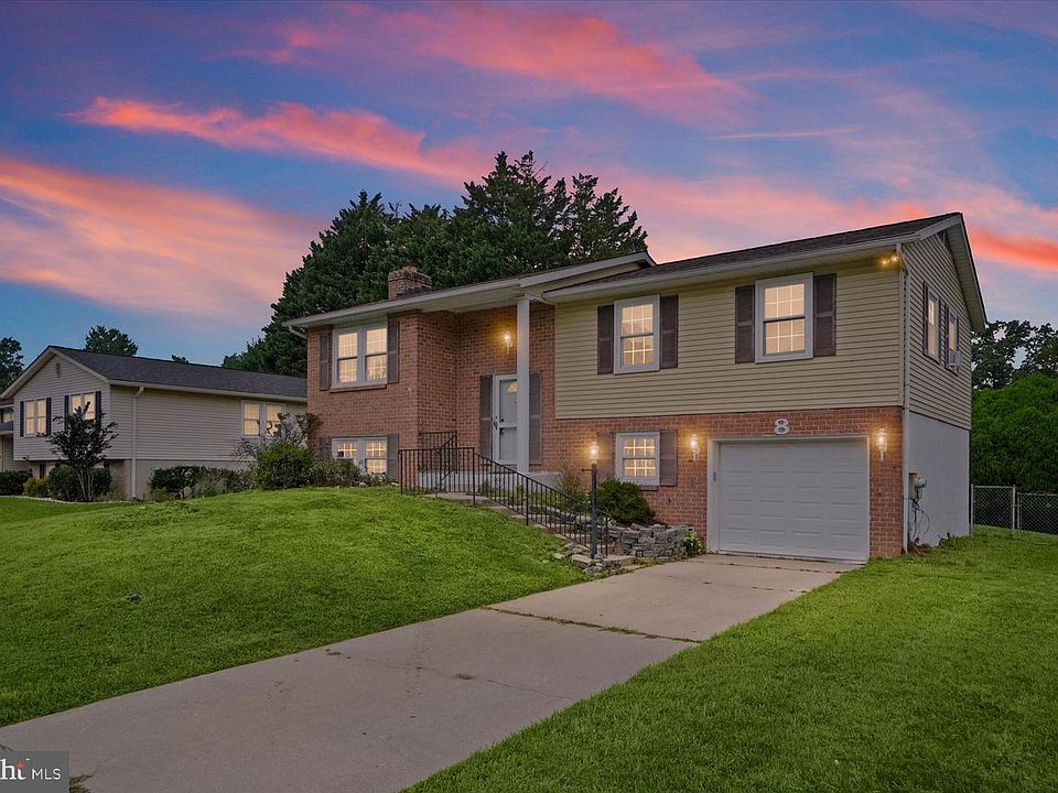 1st image of 8 Slate Mills Ct