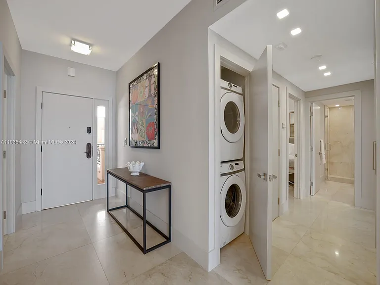 19223 Fisher Island Dr #19223 — Photo 32