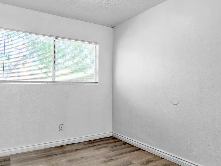 2508 E Mesquite Ave #1 — Photo 13