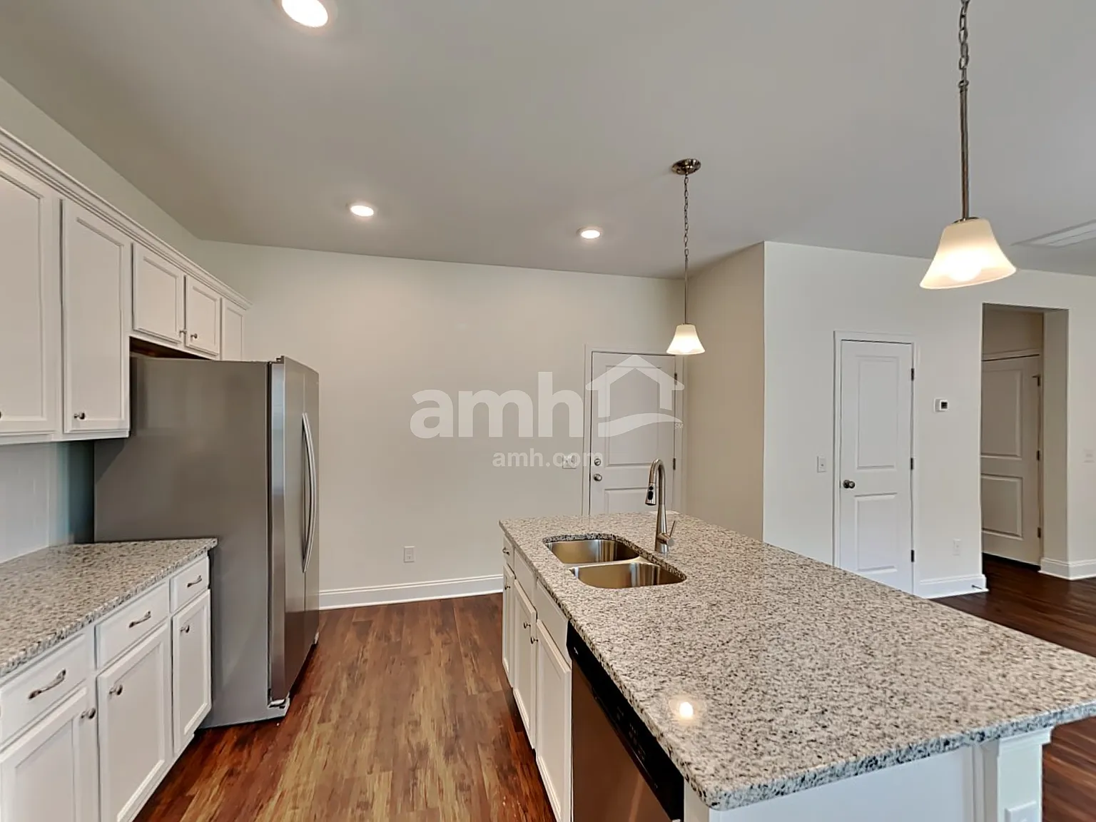 3 bed, 2.5 bath, 1895 sqft, $2,700 — Photo 3