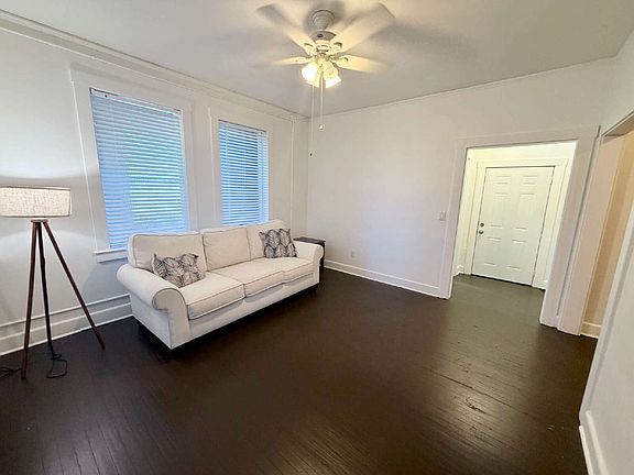 3rd image of 406 Northwood Rd APT 3
