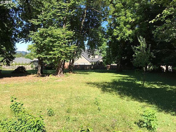 5th image of 9270 SW Edgewood St Lot 1