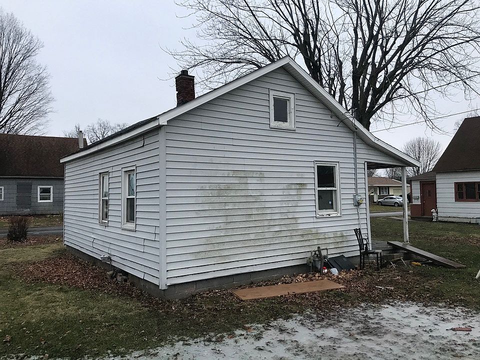 2nd image of 417 E 10th St
