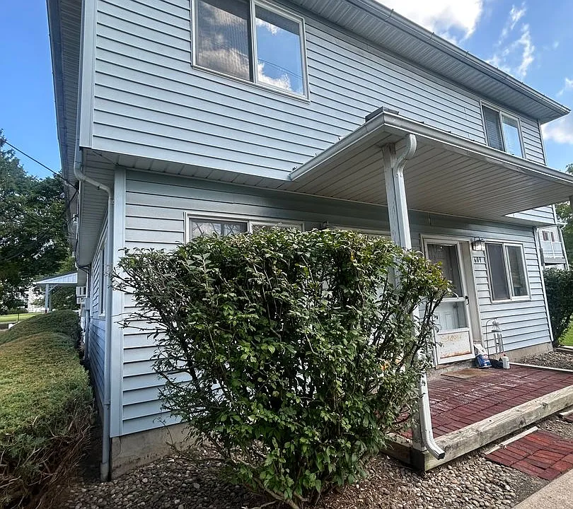 611 Elmwood St