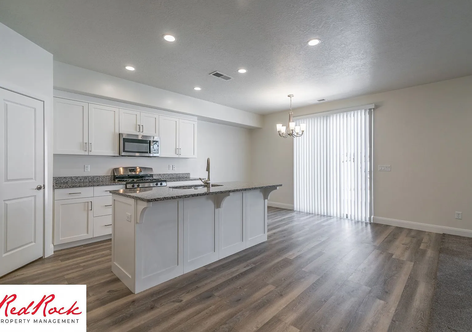 4 Bedroom Home in Hurricane! — Photo 3