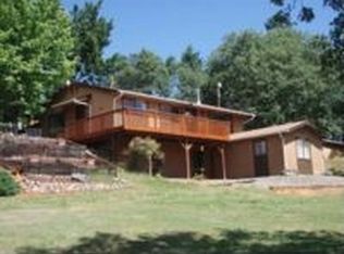 5888 Tunnel Loop Rd, Grants Pass, OR 97526