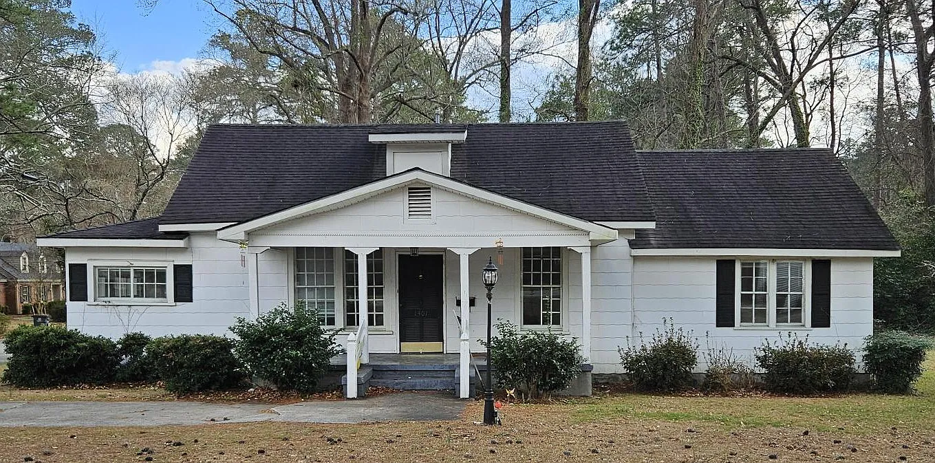 4 bed, 1260 sqft, $1,400 — Photo 1