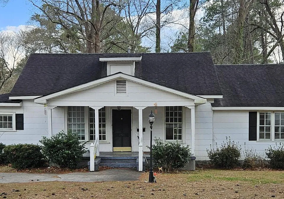 1401 Hammond St