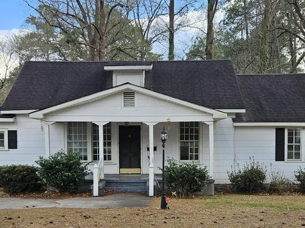 1401 Hammond St, Rocky Mount, NC 27803