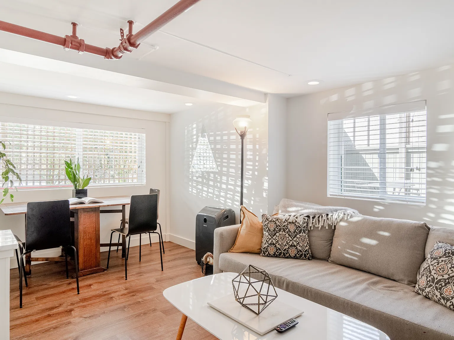 1 bed, 700 sqft, $2,075 — Photo 3