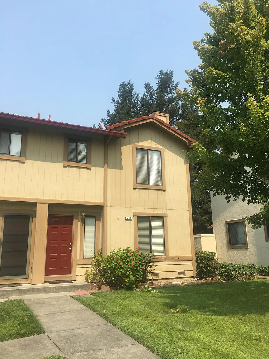 456 Park Place Dr photo 1