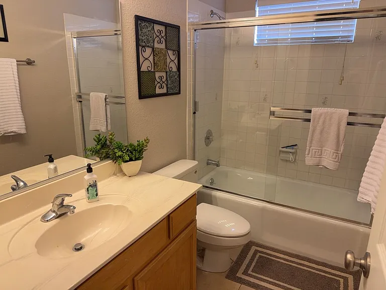 1910 Cabana Dr — Photo 22