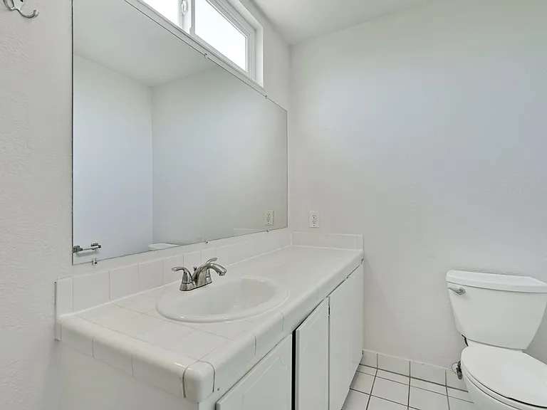 6063 Pineland Ave — Photo 31