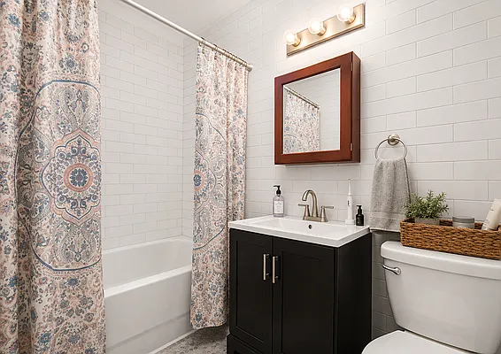 Bathroom, photo 1