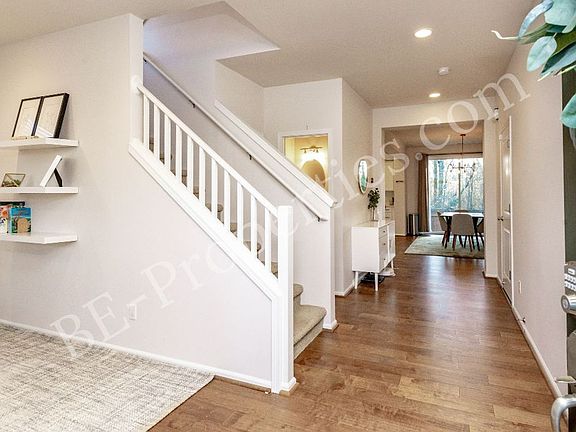 3rd image of 4921 S 325th Ct