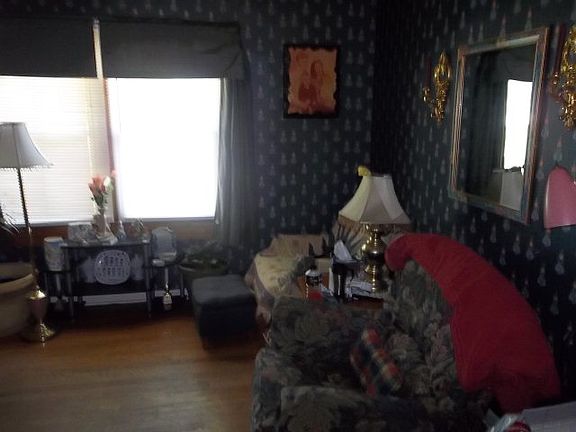 3rd image of 469 Alan Dr