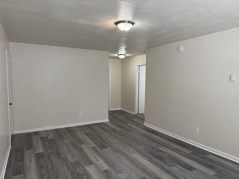 1200 Rugby St #7 — Photo 3