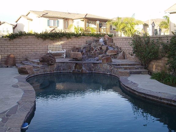 Sparkling Pebbletech Pool & Spa + Waterfall