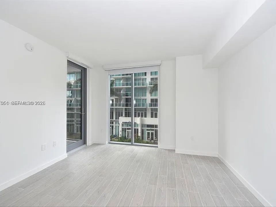 31 SE 6th St #400