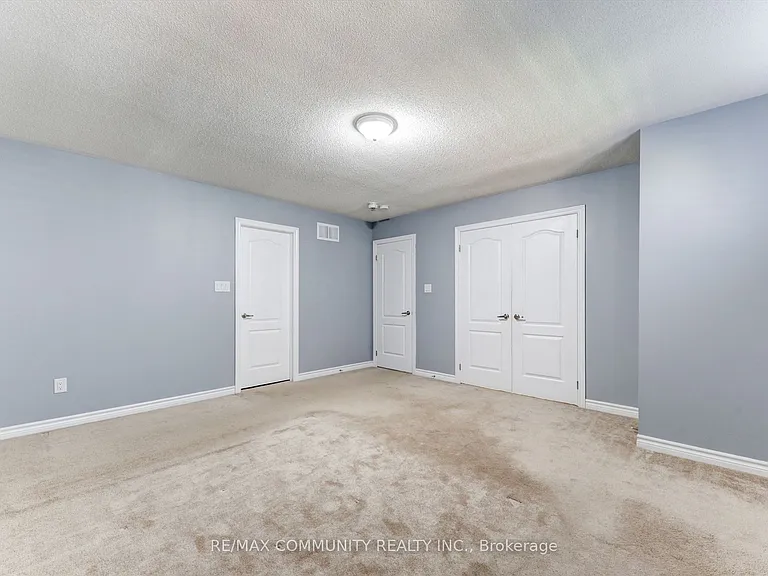 79 McRoberts Cres — Photo 20