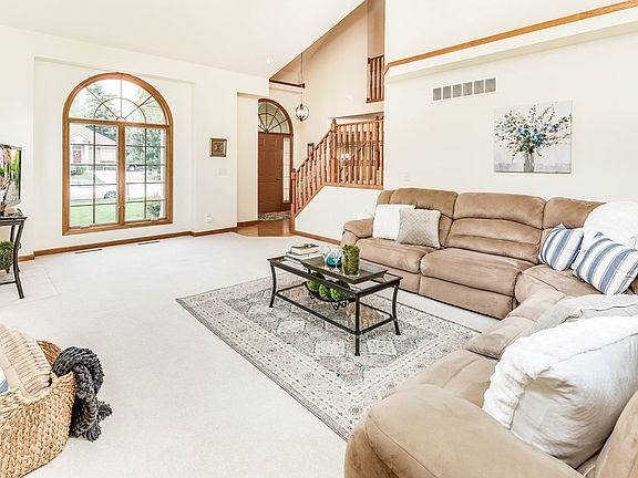 3rd image of 24593 Rolling Oak Dr