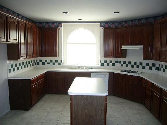 4th image of 2405 McCarran Dr