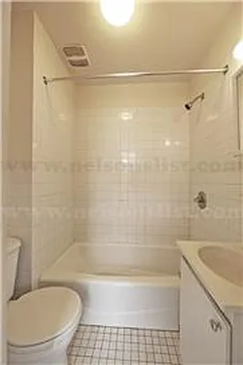 Rented by R New York | media 17