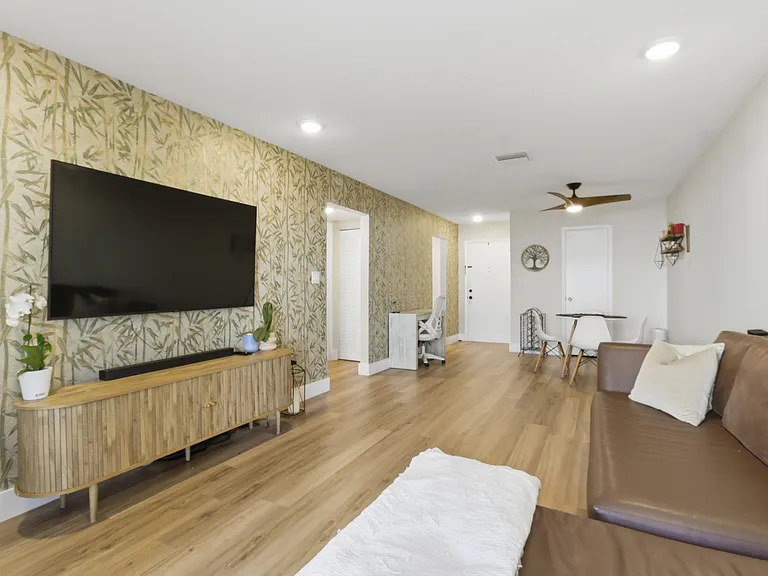 4611 W Fig St #103 — Photo 12