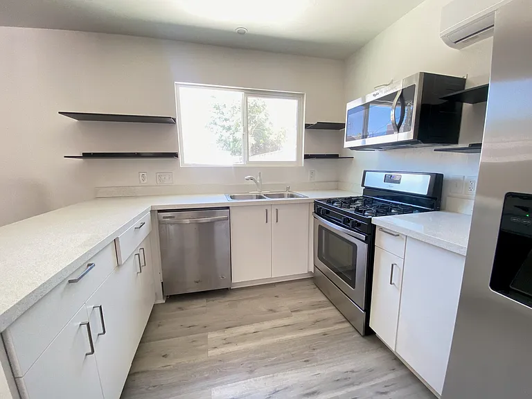 609 Belle Ave #C — Photo 5