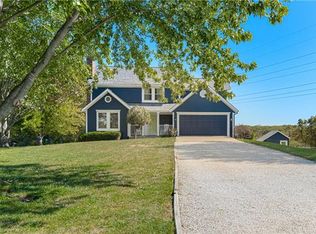 9017 Hillview Dr, De Soto, KS 66018