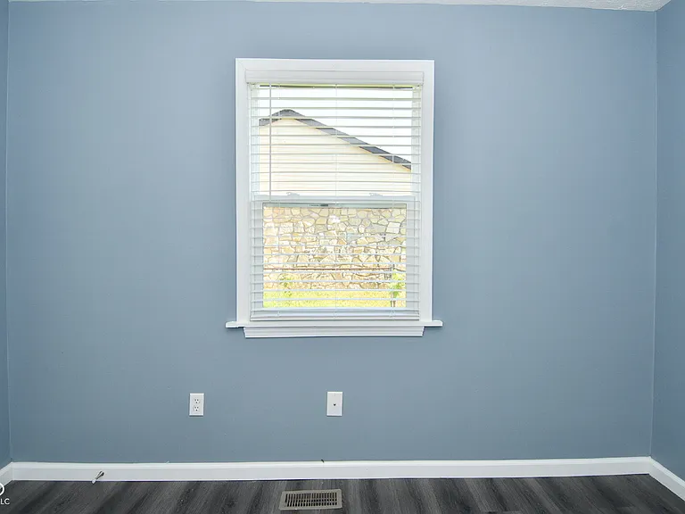 7826 Five Points Rd — Photo 16