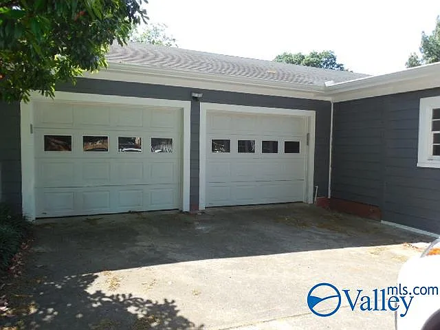1222 Clinton Ave SE — Photo 5