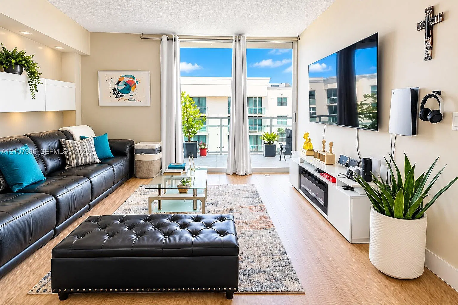 Blue Lagoon Condo — Photo 2