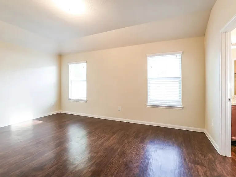 21423 Jamals Way — Photo 5